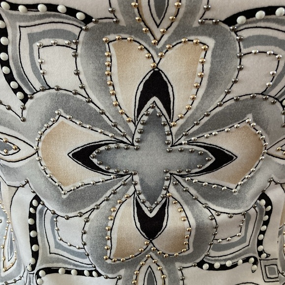 White House-Black Market Skirt Set-Skirt is sz 4, top is sz 0. Beautiful pieces. - Picture 5 of 16